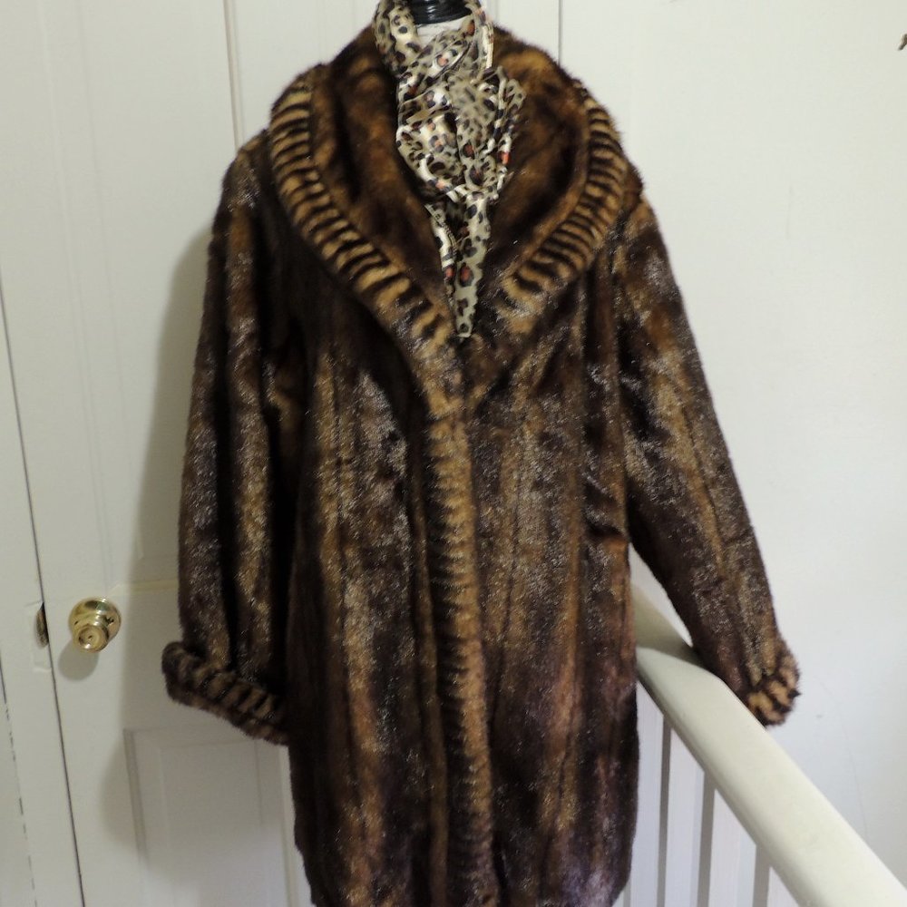MAGNIFICENT DENNIS BASSO MINK FAUX FUR COAT - 3X